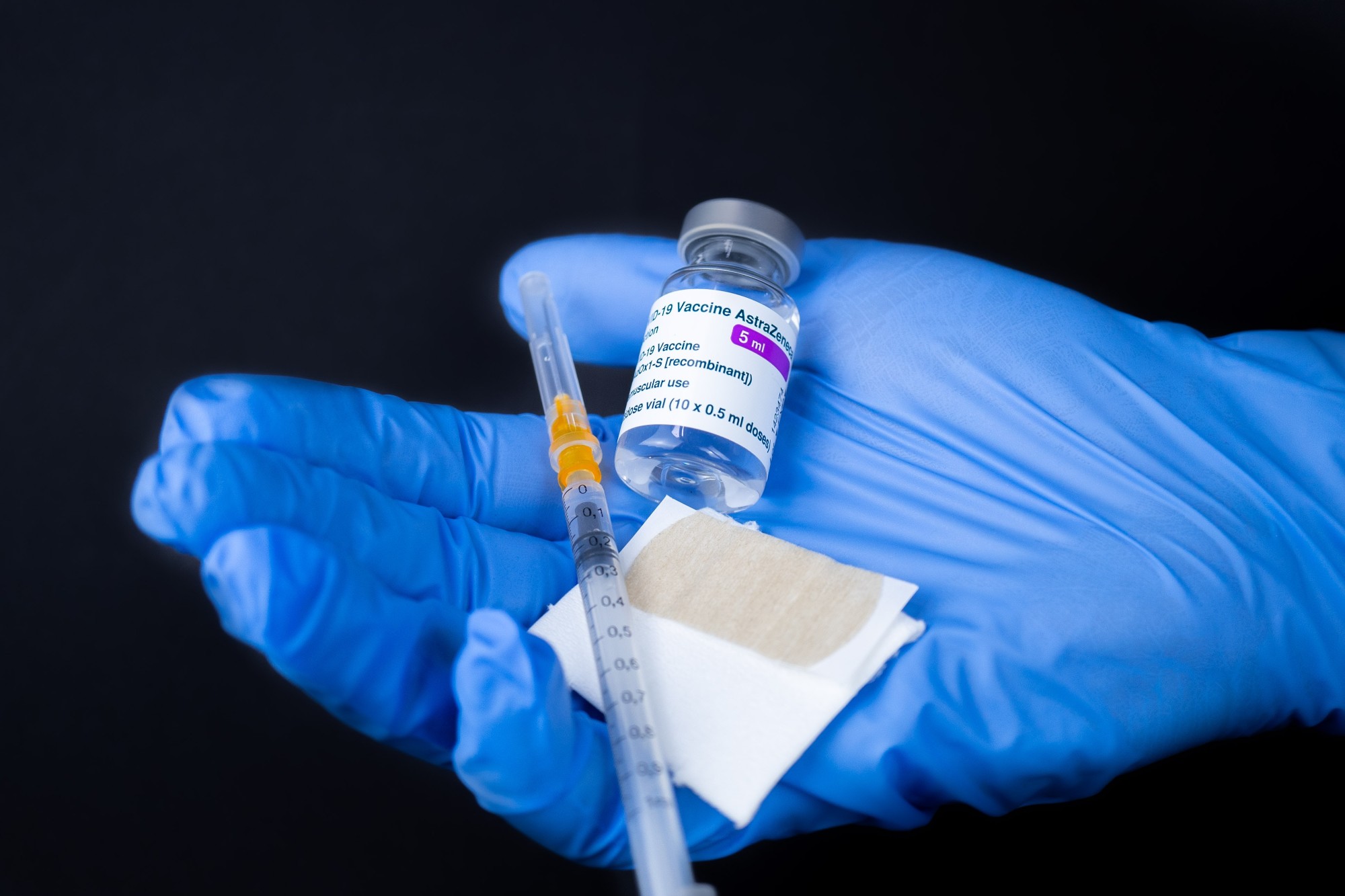 Nhũng điều bạn cần biết về giấy phép sử dụng hoàn toàn cho vắc xin COVID